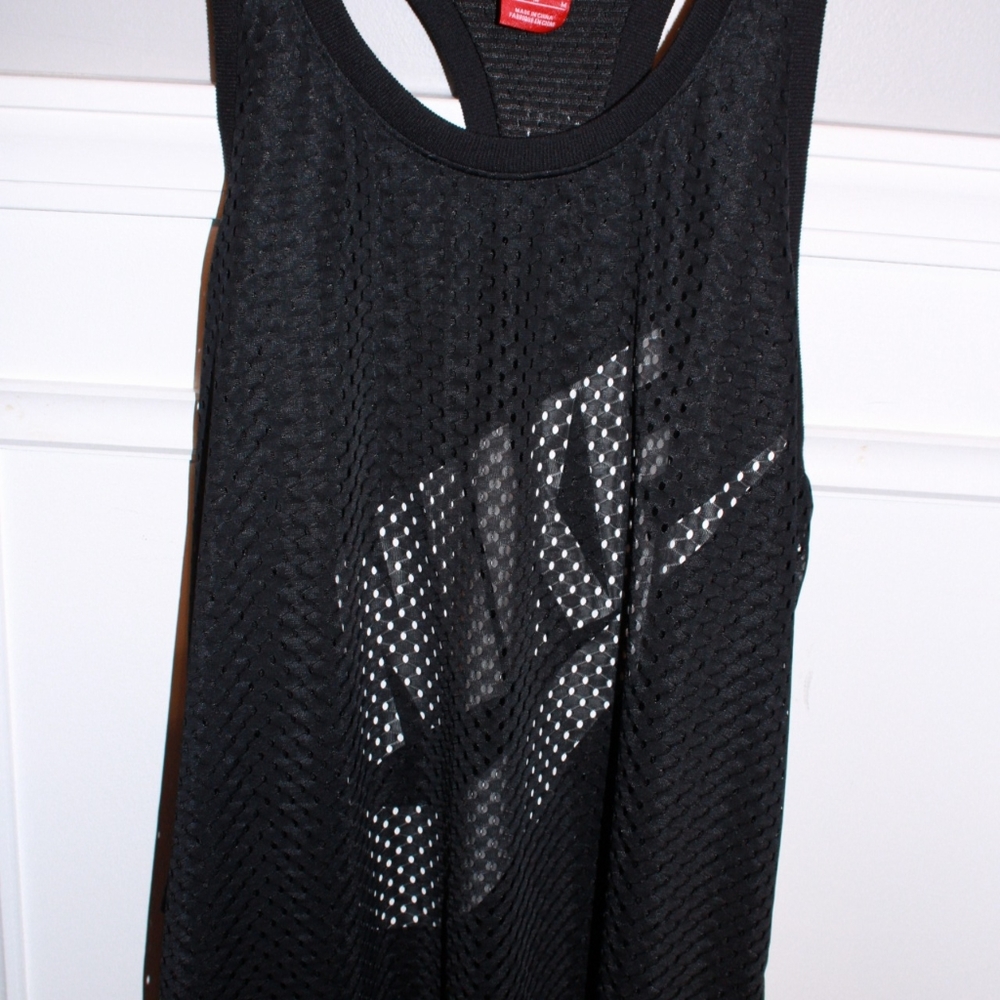 Nike top - Picture 2 of 6